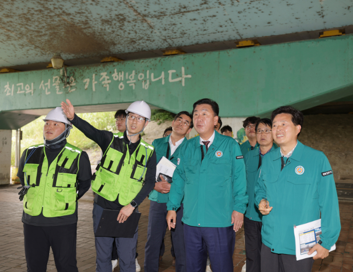 이범석 시장 현장점검.  청주시 제공