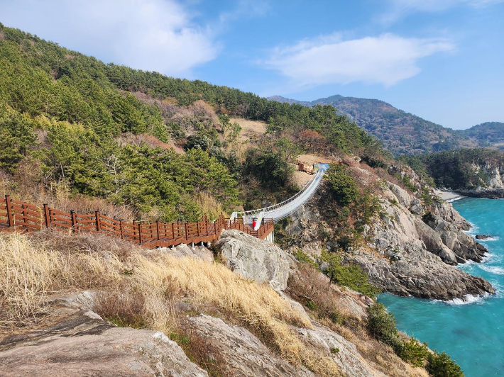 여수 금오도 출렁다리. 여수시 제공