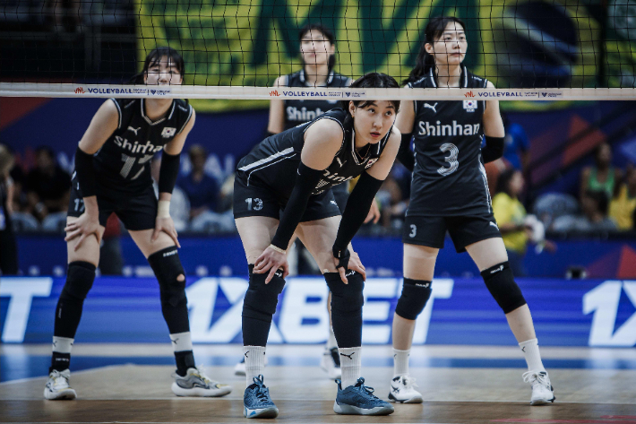 VNL에 나선 한국 여자배구대표팀. 국제배구연맹 홈페이지 캡처