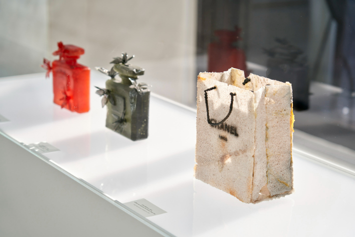 최혜숙 작가 유리 공예 전시. 신세계면세점 제공