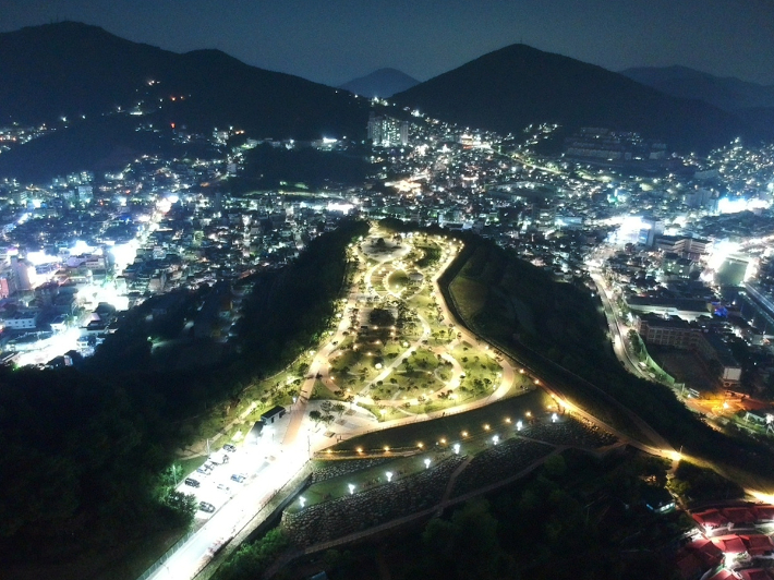 여수 남산공원. 여수시 제공