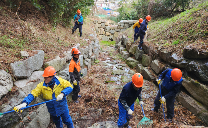 부산시가 '산사태 현장 예방단'을 운영한다. 부산시 제공