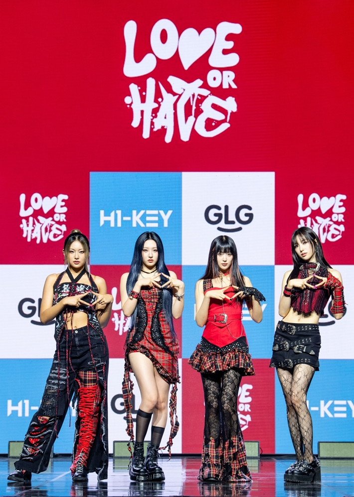 그룹 하이키가 19일 오후 서울 용산구 블루스퀘어 마스터카드홀에서 미니 3집 '러브 오어 헤이트' 쇼케이스를 열었다. GLG 엔터테인먼트 제공