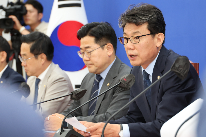 진성준