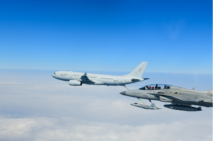 KF-21 첫 공중급유비행시험. KAI 제공