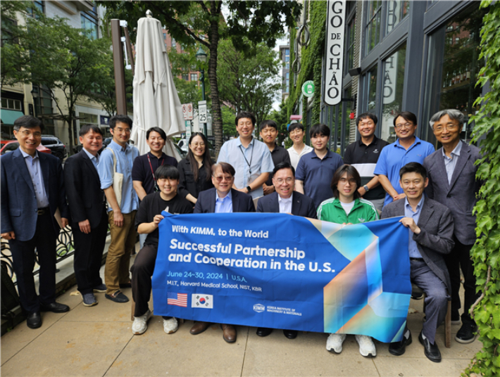 기계연 류석현 원장과 연구진은 현지 시각 6월 26일 미국 메릴랜드 게티스버그 소재 국립표준기술연구소(NIST)를 방문해 한인 연구자들이 참석한 가운데 채용 간담회를 개최했다. 기계연 제공