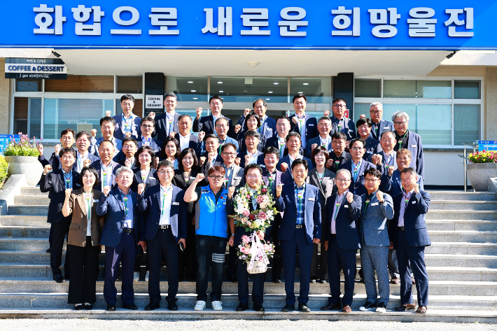 손병복 울진군수가 민선 8기 취임 2주년 기념 정례조회를 갖고 있다. 울진군 제공 
