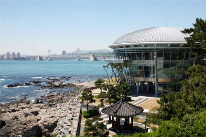 지난 2005년 APEC 정상회의가 열렸던 해운대 누리마루 APEC하우스. 부산시 제공