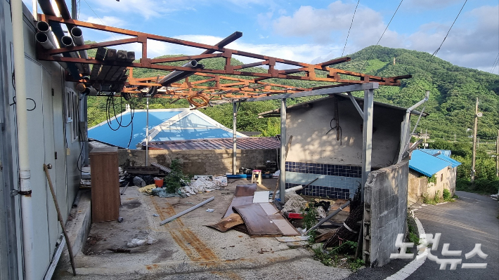 2021년 7월 6일 광양 진상면 탄치마을에 산사태가 발생해 주민 한 명이 숨지고, 집 4채가 소실된 가운데 산사태로 파괴된 주택의 흔적이 그대로 남아 있다. 박사라 기자