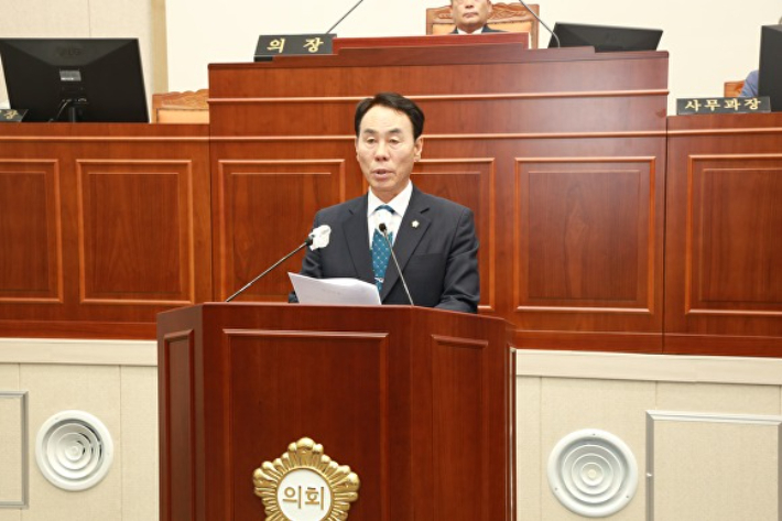 제9대 구례군의회 의장에 선출된 장길선 의원. 구례군의회 제공  