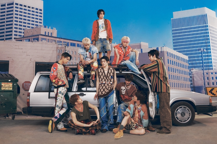 데뷔 8주년을 맞은 그룹 NCT 127. NCT 127 공식 트위터 