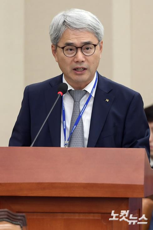 업무보고하는 윤희성 한국수출입은행장