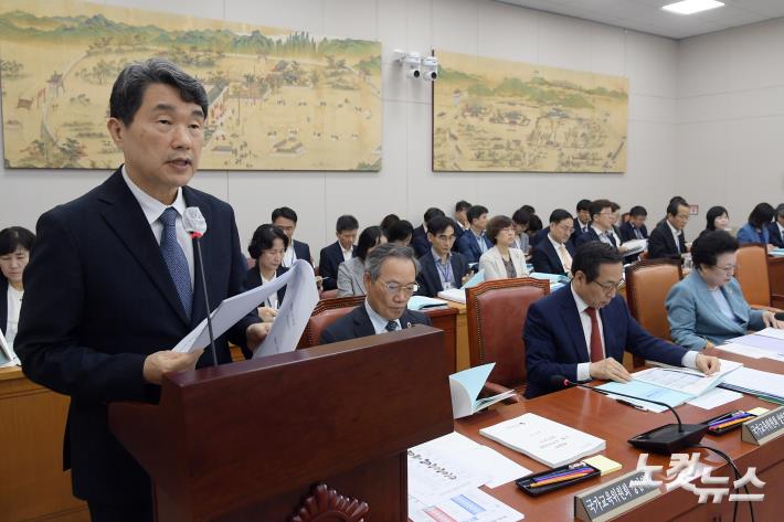 국회 교육위, 업무보고하는 이주호 부총리 겸 교육부 장관