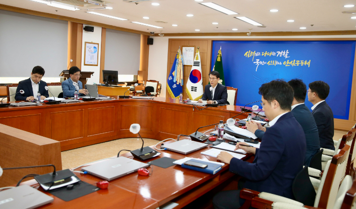 경찰청 국가수사본부는 12일 오후 전국 시도청 수사부장 등이 참석한 가운데 '의사 집단행동 불법행위 대응' 관련 화상회의를 진행했다. 경찰청 제공