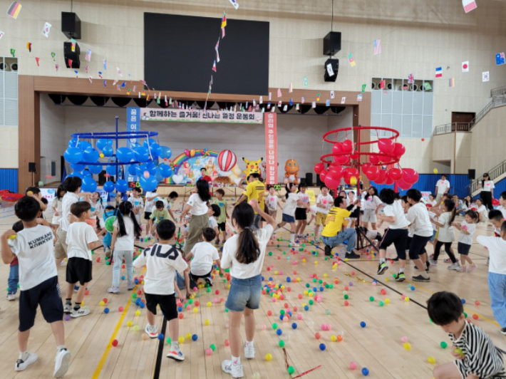 지난 6월 29일 성황스포츠센터에서 열린 '광양가족 모여라 온가족 체육대회'. 광양시 제공 