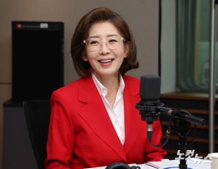 토론회 발언하는 나경원 후보
