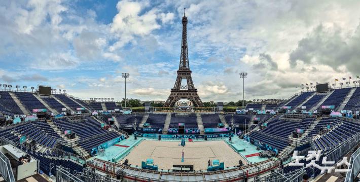 에펠탑 아래 마련된 비치발리볼 경기장