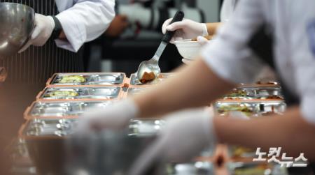 한국선수단 위한 도시락 준비