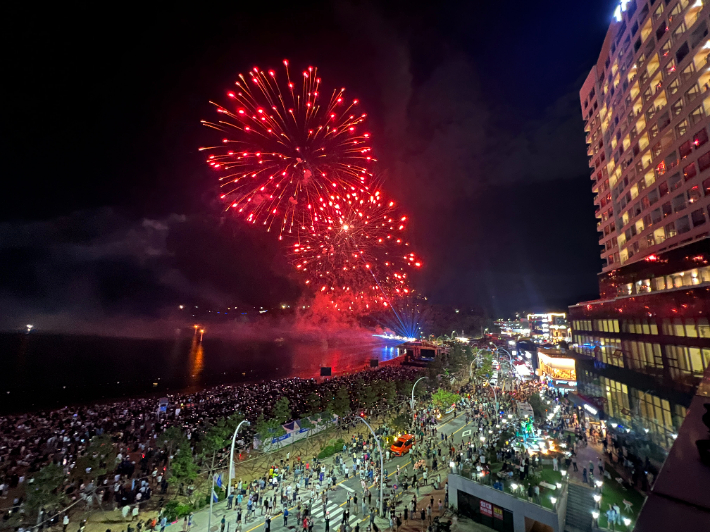 2024 울산조선해양축제 개막을 알린 불꽃쇼. 동구청 제공