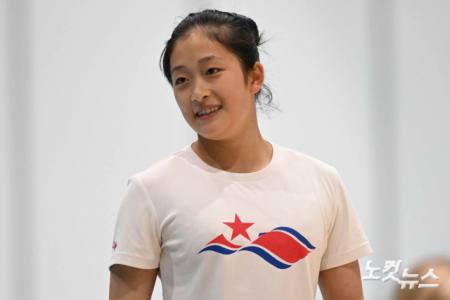 북한 기계체조 안창옥 미소