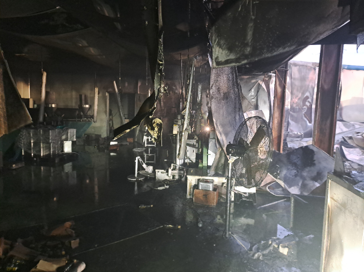 참기름 제조공장 화재 모습. 전북 소방본부 제공