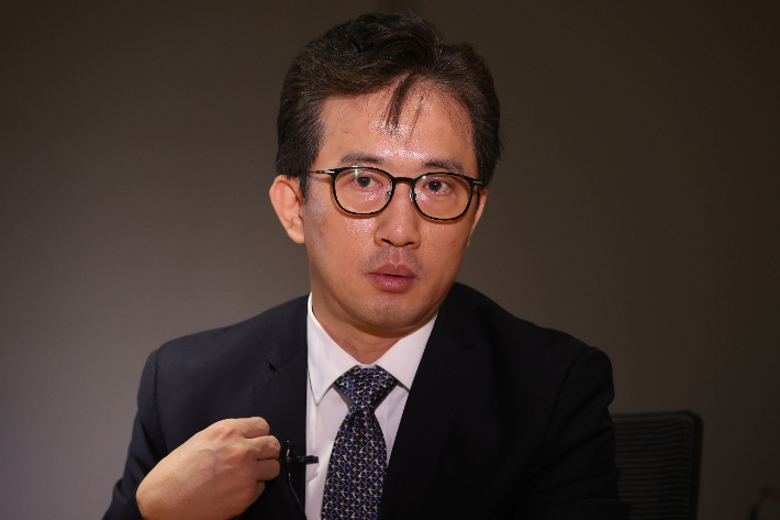 '탈북 외교관' 리일규 전 주 쿠바 북한 대사관 정무참사가 23일 서울 종로구 수송동 연합뉴스 사옥에서 인터뷰를 하고 있다. 연합뉴스