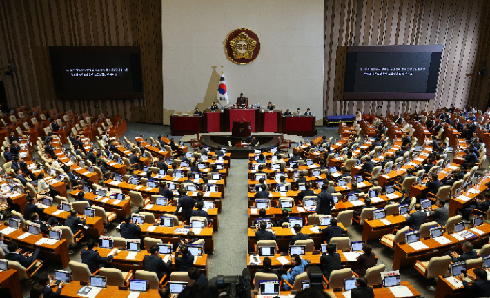 '순직 해병 수사 방해 및 사건 은폐 등의 진상규명을 위한 특별검사의 임명 등에 관한 법률안 재의의 건'이 지난 25일 국회 본회의에서 부결되는 모습. 연합뉴스