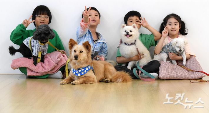 서울 구로 거점형 우리동네키움센터에서 오류, 매봉초등학교 1학년 학생들이 방과 후 늘봄교실에 참여하고 있다. 박종민 기자