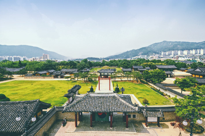 김해수로왕릉. 경남도청 제공 