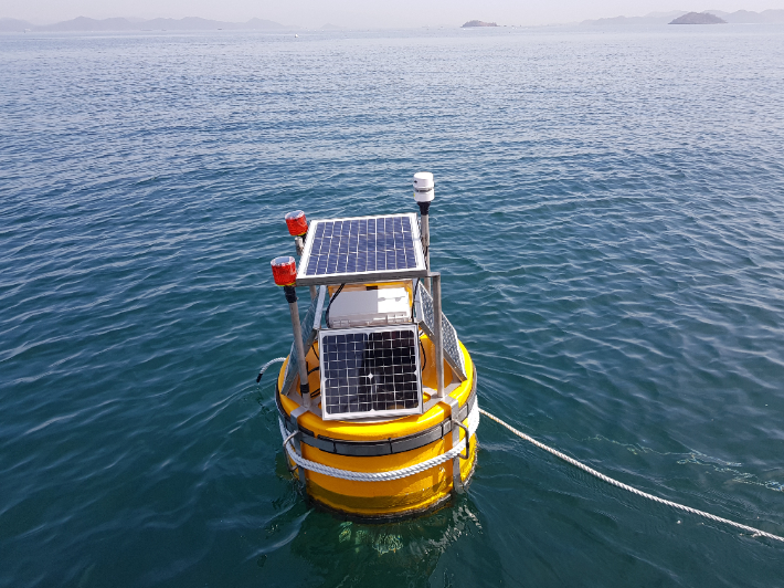 산소부족물덩어리 부이관측시스템. 국립수산과학원 제공