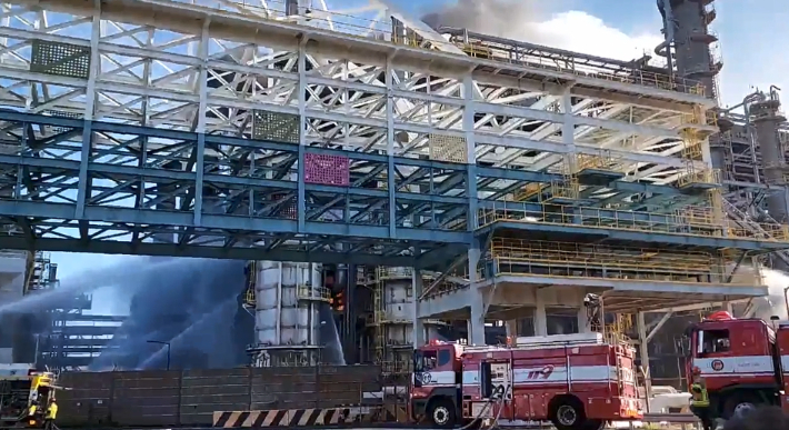 지난 7월 28일 오전 4시 47분쯤 울산 울주군 온산읍 에쓰오일 온산공장에서 대형화재가 발생해 약 5시간 만에 진화됐다. 동영상 캡처 울산소방본부 제공