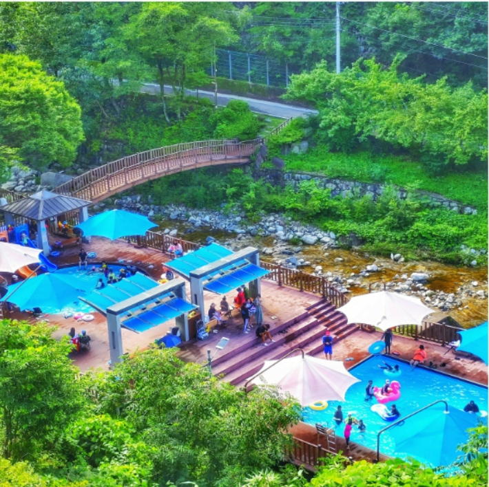 김천 수도산 자연휴양림 야외 수영장. 경북도 제