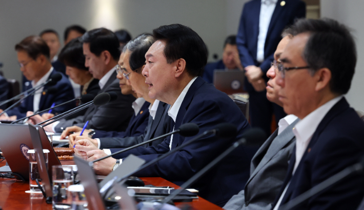 윤석열 대통령 국무회의 주재. 연합뉴스