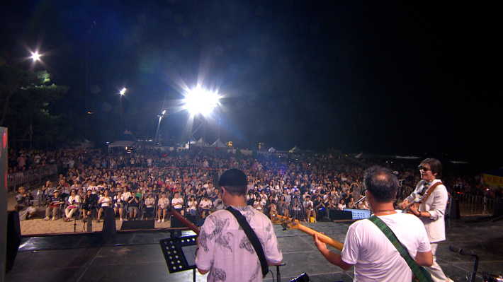 지난 4일과 5일 강릉 경포해변 특설무대에서 열린 '콘서트7080+'. KBS강릉방송국 제공