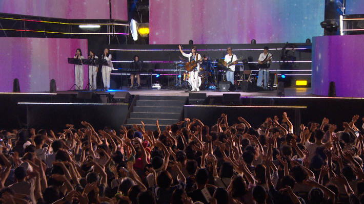 지난 4일과 5일 강릉 경포해변 특설무대에서 열린 '콘서트7080+'. KBS강릉방송국 제공