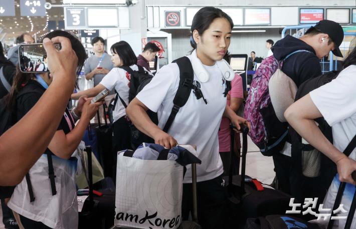 귀국길 오른 안세영