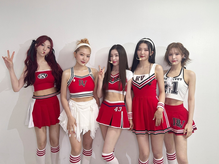올해 데뷔 10주년을 맞은 그룹 레드벨벳. 레드벨벳 공식 트위터