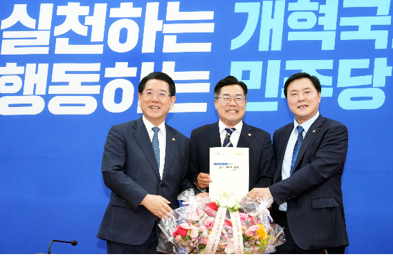 김영록 지사는 8일 박찬대 더불어민주당 원내대표를 만나 지역 현안에 대한 협조를 당부했다. 전남도 제공