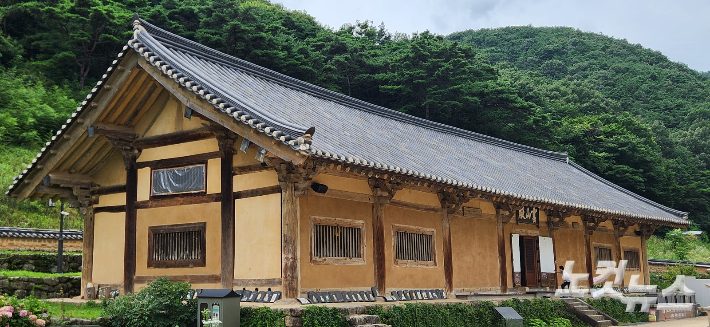 팔공산이 품은 국보인 거조사 영산전. 고려시대 목조건물이다. 이재기 기자 