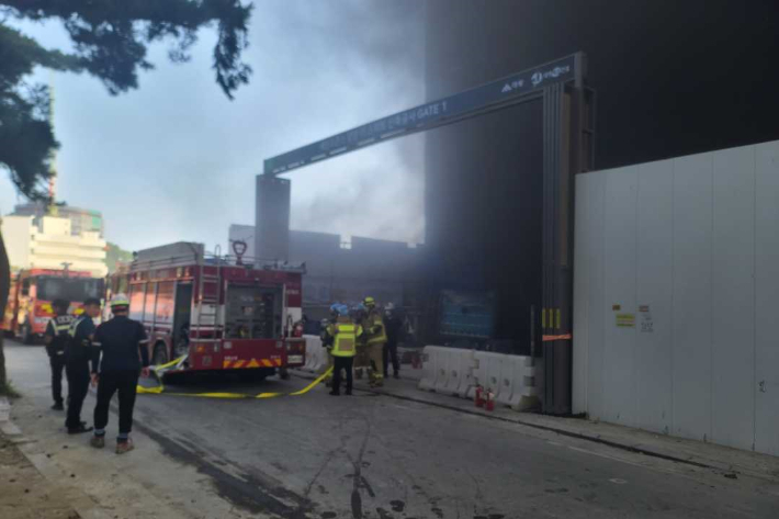 14일 오전 7시 46분쯤 강원 양양군 강현면의 한 생활형 숙박시설 공사현장에서 불이 났다. 강원소방본부제공