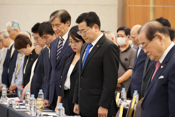 정부 주최 광복절 경축식 대신 광복회 기념식 참석한 야당 의원들. 연합뉴스