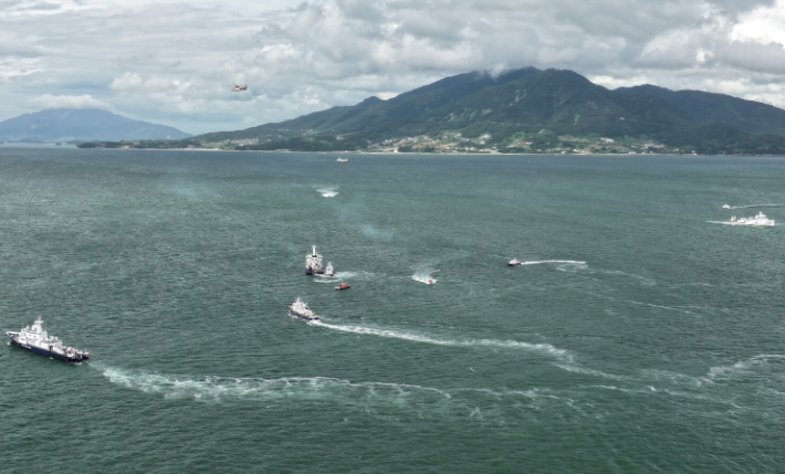 전남 여수해양경찰서는 21일 여수 신항 인근 해상에서 을지연습과 연계한 항만 방호 훈련를 실시했다. 여수해경 제공