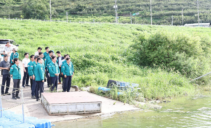 낙동강 창녕함안보 점검. 경남도청 제공 