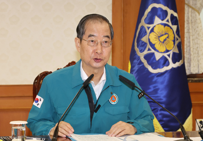 한덕수 국무총리가 27일 서울 종로구 정부서울청사에서 열린 보건의료노조 파업 관계장관회의에서 발언하고 있다. 연합뉴스