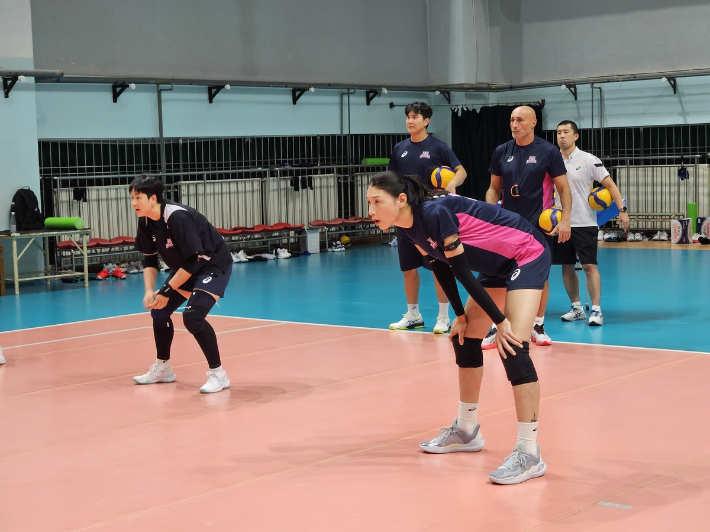 중국 상하이 전지 훈련 중인 흥국생명 김연경. 흥국생명 배구단