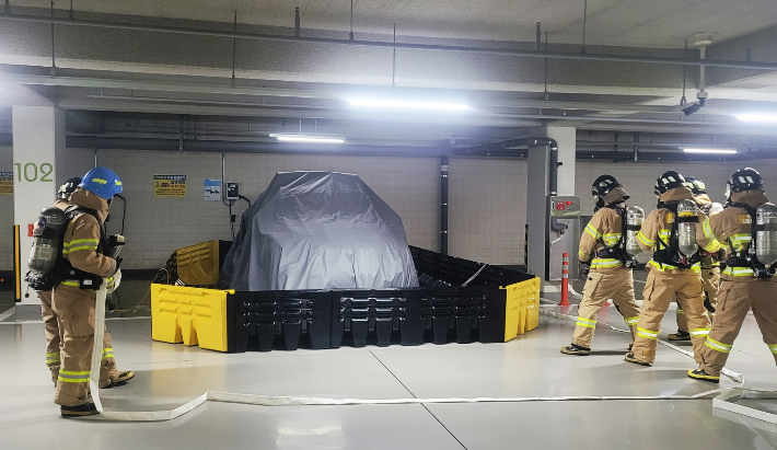 전기차 화재 대응훈련. 창원소방본부 제공