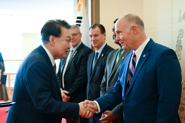 윤석열 대통령, 미국 하원의원 대표단 접견. 연합뉴스 
