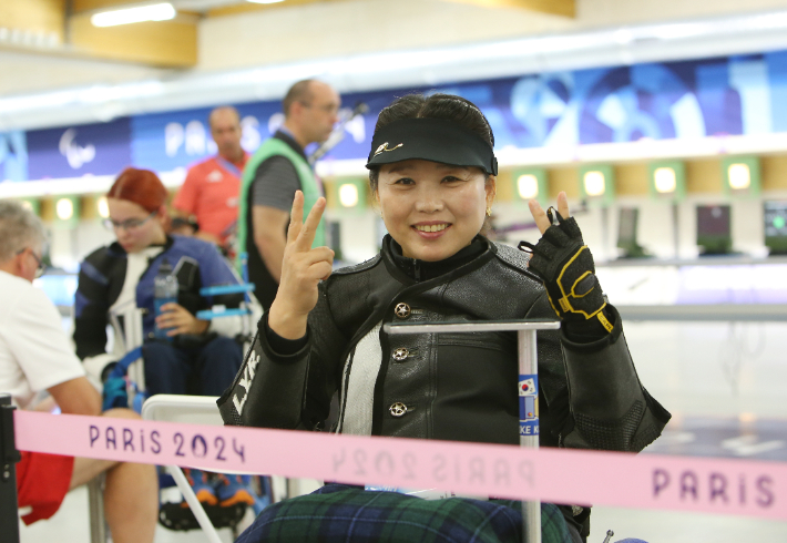 2024 파리 패럴림픽 사격 여자 10ｍ 공기소총 입사(스포츠등급 SH1) 결선에서 은메달을 획득한 이윤리. 대한장애인체육회