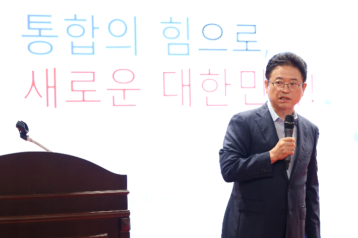 강연하는 이철우 지사. 연합뉴스