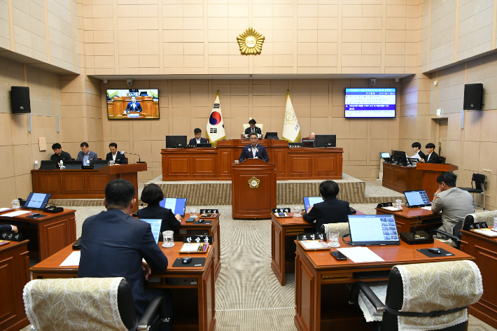 고흥군의회 본회의장. 고흥군의회 제공